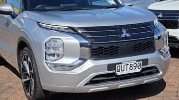 Mitsubishi Outlander 2024 photo 3