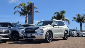Mitsubishi Outlander 2024 photo 2