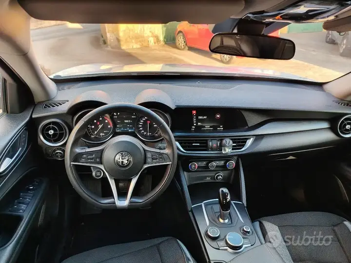 Alfa Romeo Stelvio 2018 photo 2