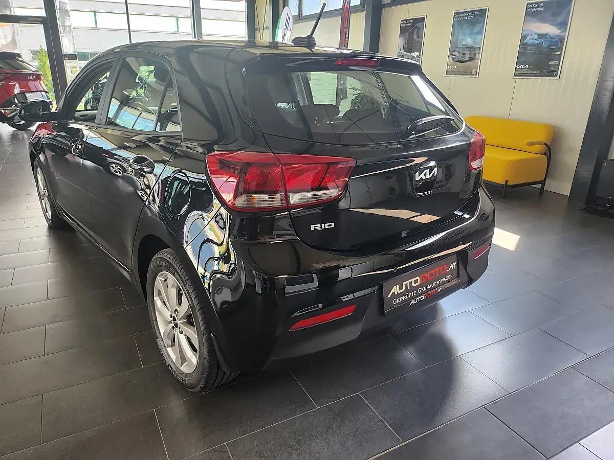 Kia Rio 2023 photo 3