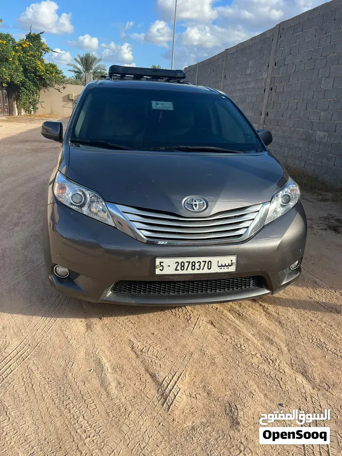 Toyota Sienna 2014 photo 3