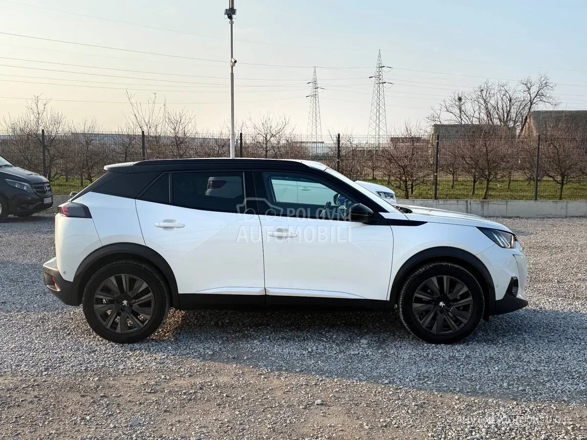 Peugeot 2008 2021 photo 4