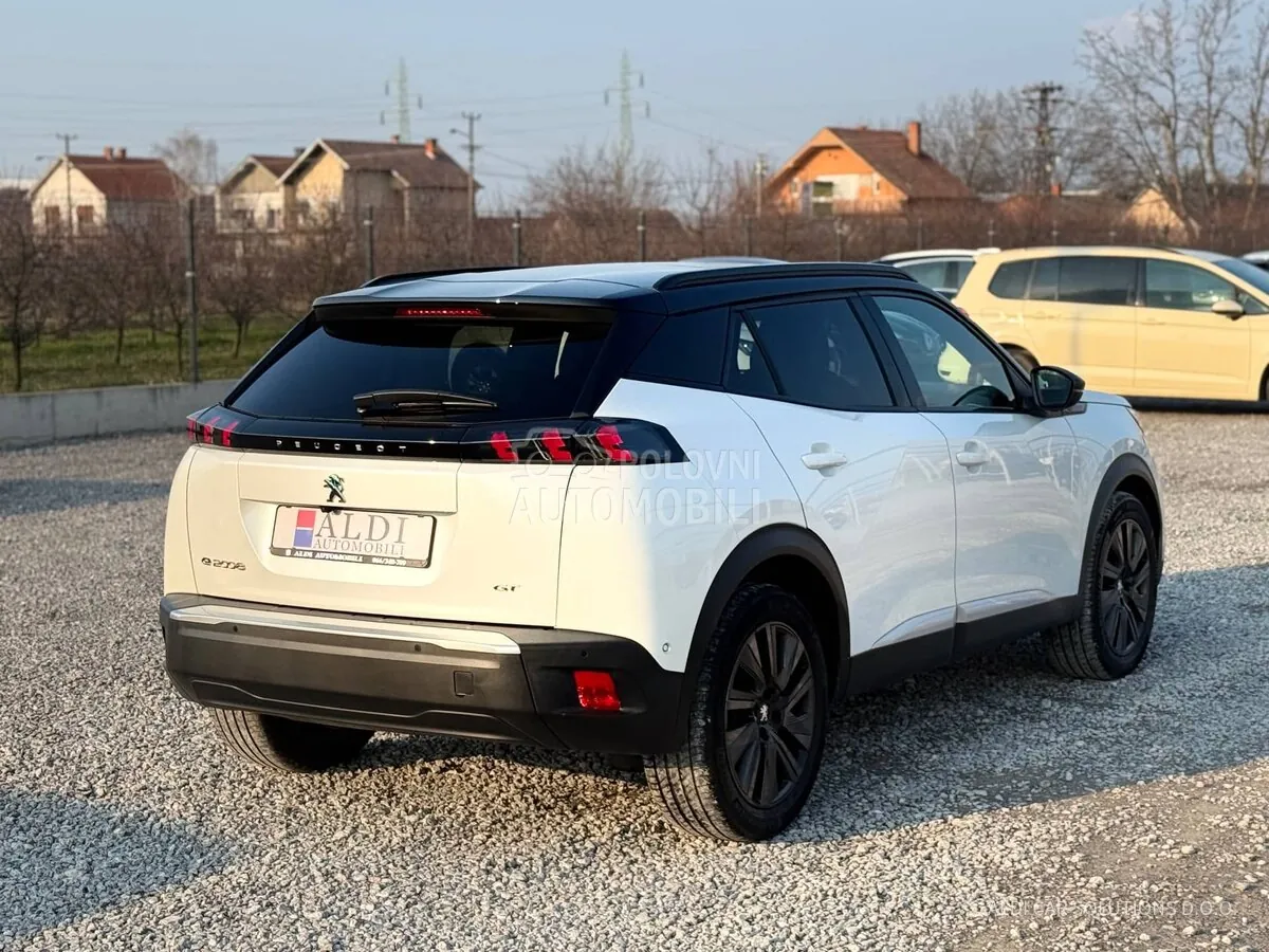 Peugeot 2008 2021 photo 5