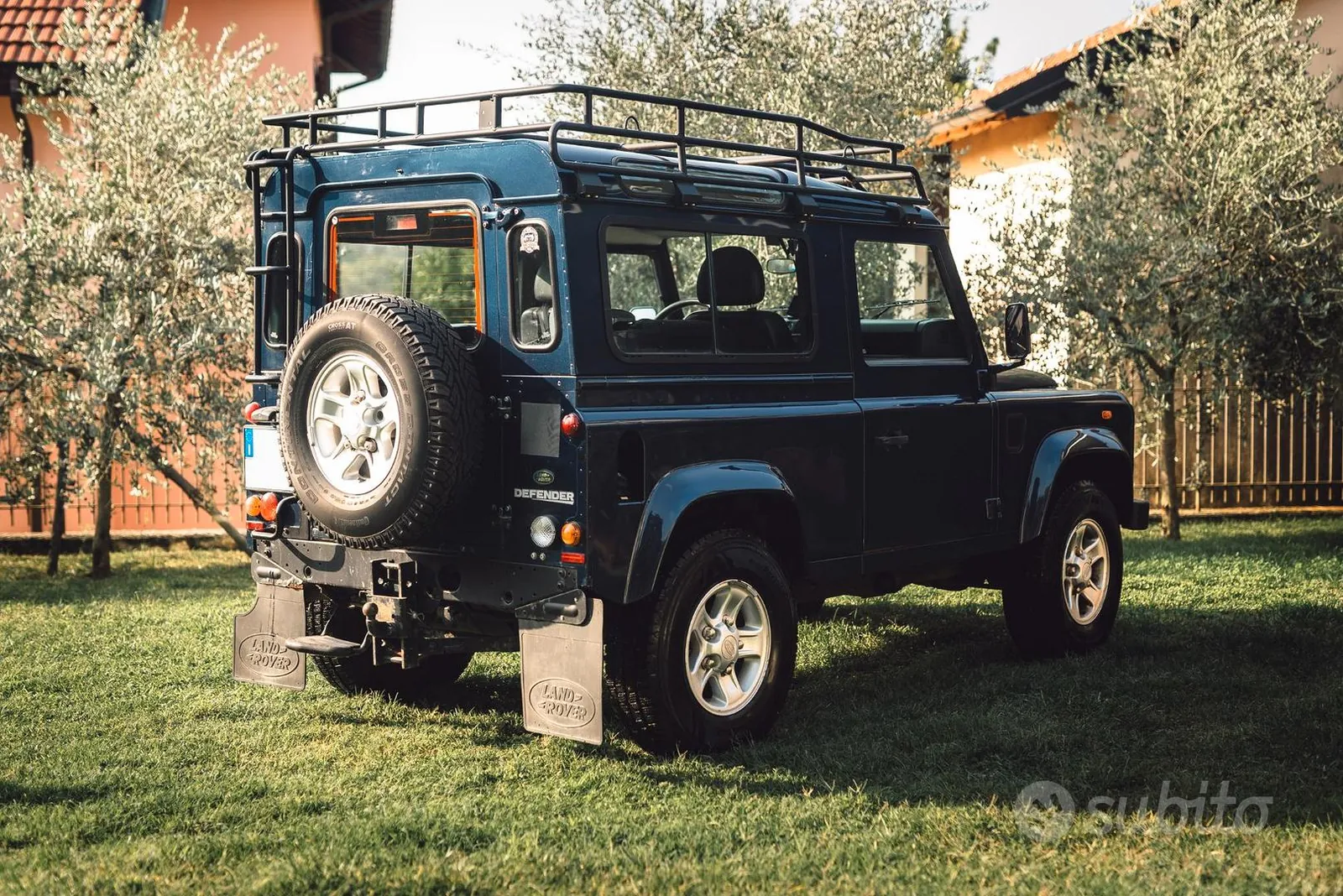 Land Rover Defender 90 2012 photo 4