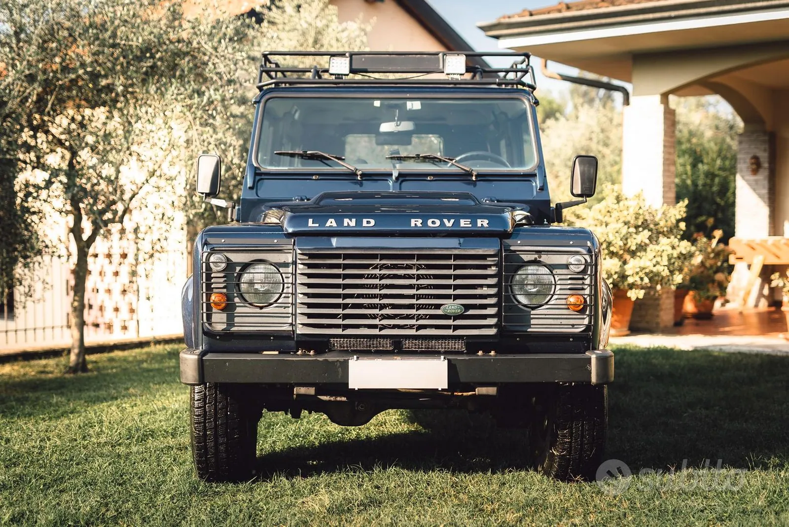 Land Rover Defender 90 2012 photo 3