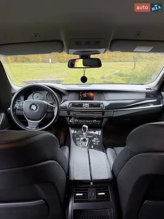 BMW 5 Series 2013 photo 4