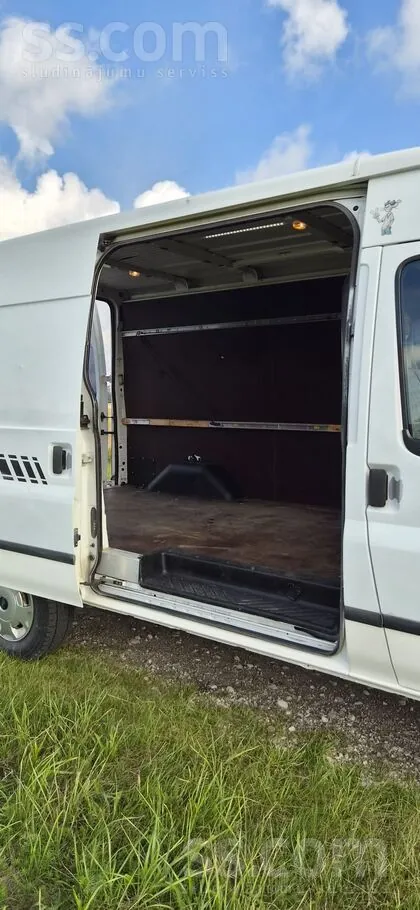 Ford Transit 2012 photo 2