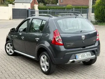 Dacia Sandero 2010 photo 2