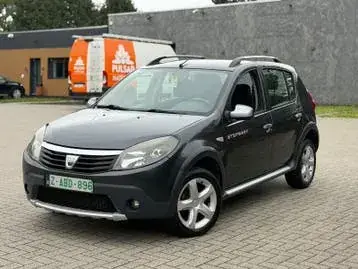 Dacia Sandero 2010 photo 3