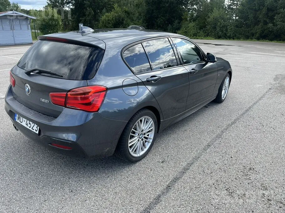 BMW 120I 2018 photo 3