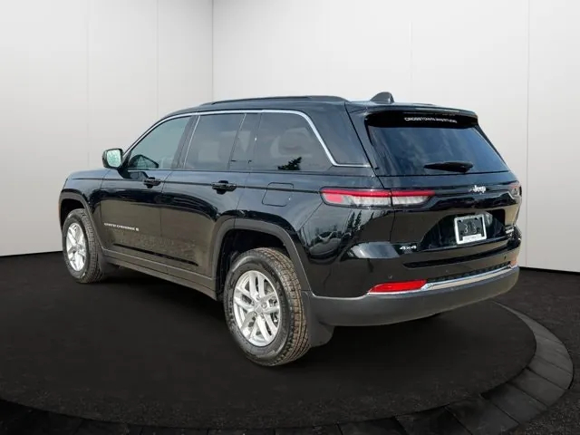 Jeep Grand Cherokee 2026 photo 4