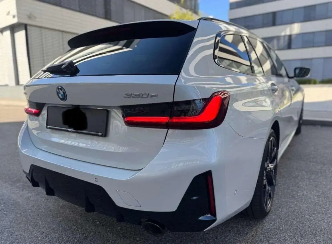 BMW 3 Series 2025 photo 2