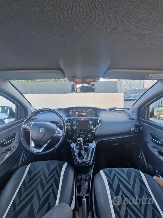 Lancia Ypsilon 2016 photo 4