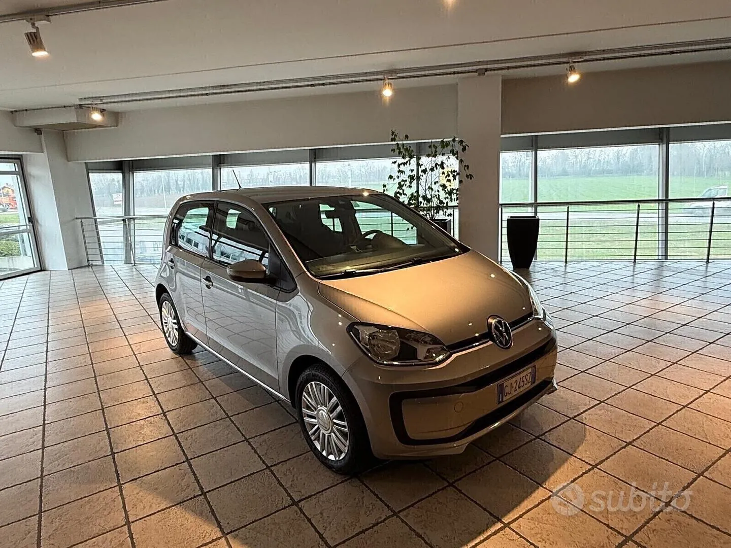 Volkswagen Up 2022 photo 2