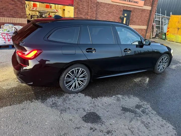 BMW 3 Series 2020 photo 3