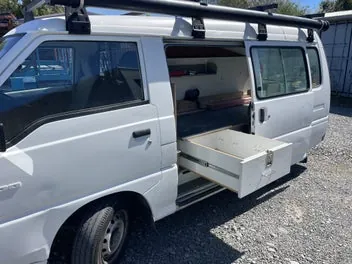 Mitsubishi L300 2011 photo 4