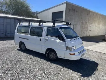 Mitsubishi L300 2011 photo 2