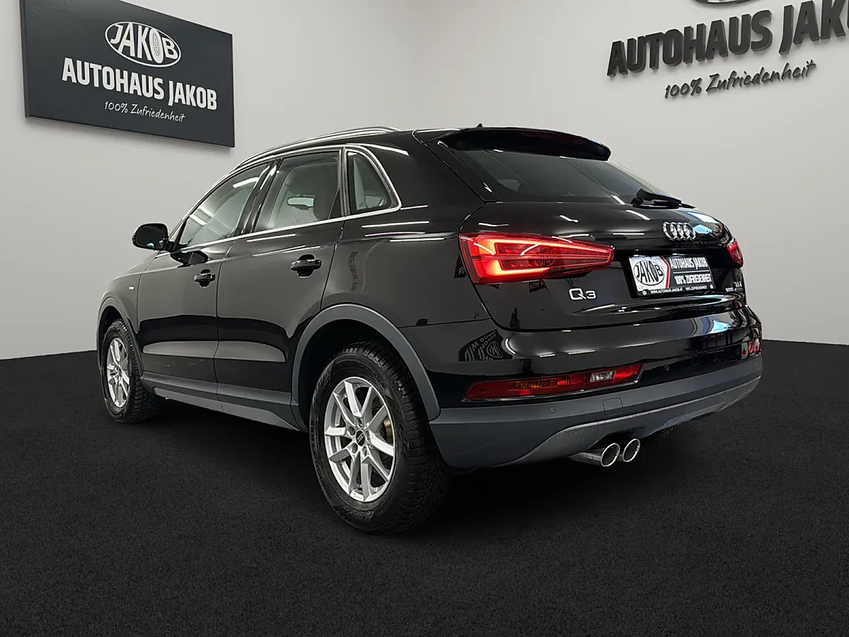 Audi Q3 2016 photo 3