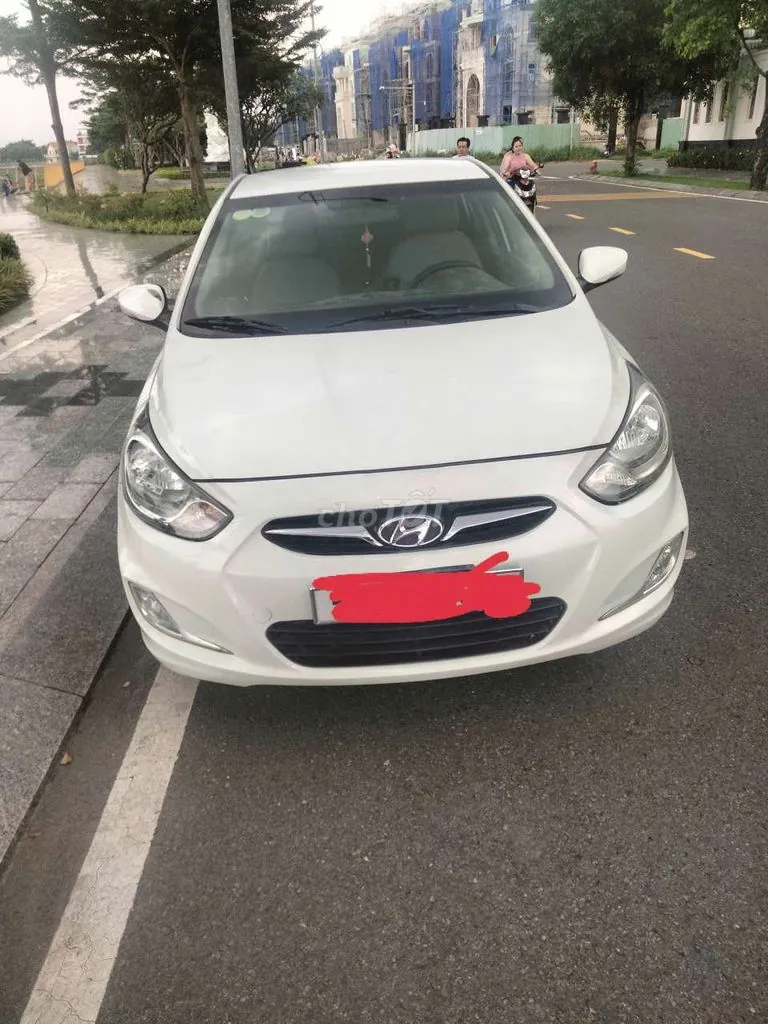 Hyundai Accent 2012 photo 4