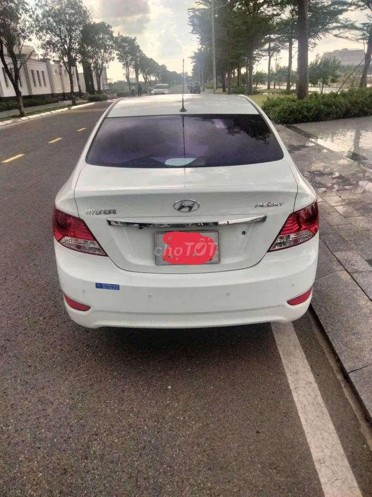 Hyundai Accent 2012 photo 3