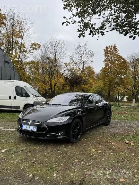 Tesla Model S 2014 photo 2