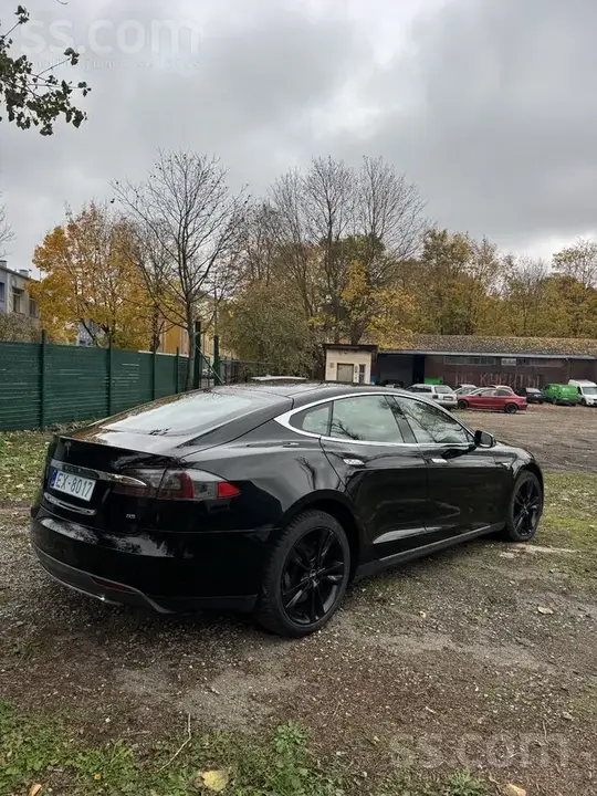 Tesla Model S 2014 photo 3