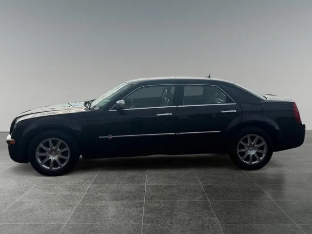 Chrysler 300 2008 photo 2