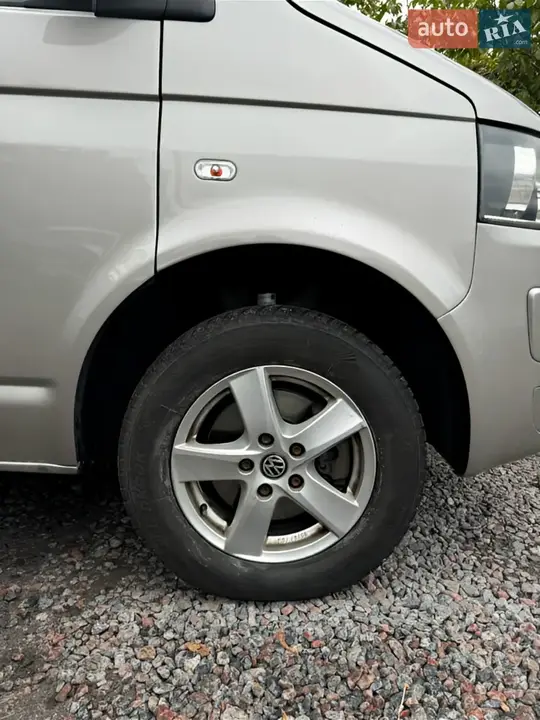 Volkswagen Caravelle 2012 photo 2