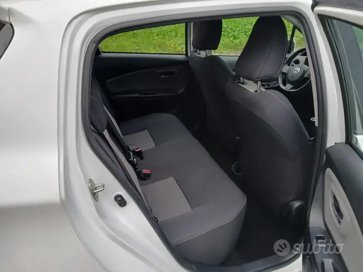 Toyota Yaris 2017 photo 4