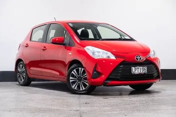 Toyota Yaris 2018 photo 2