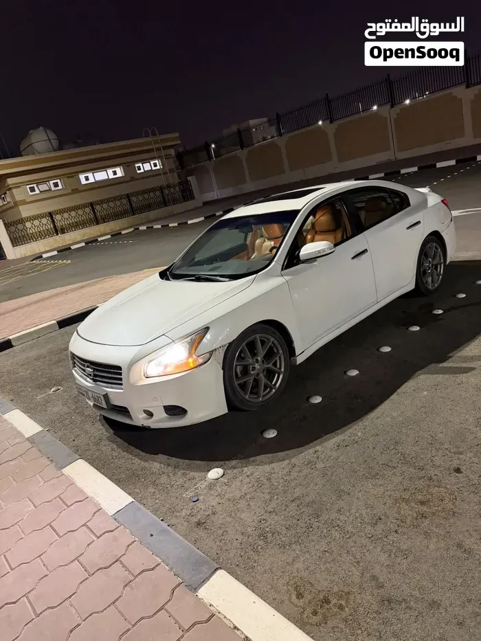 Nissan Maxima 2011 photo 2