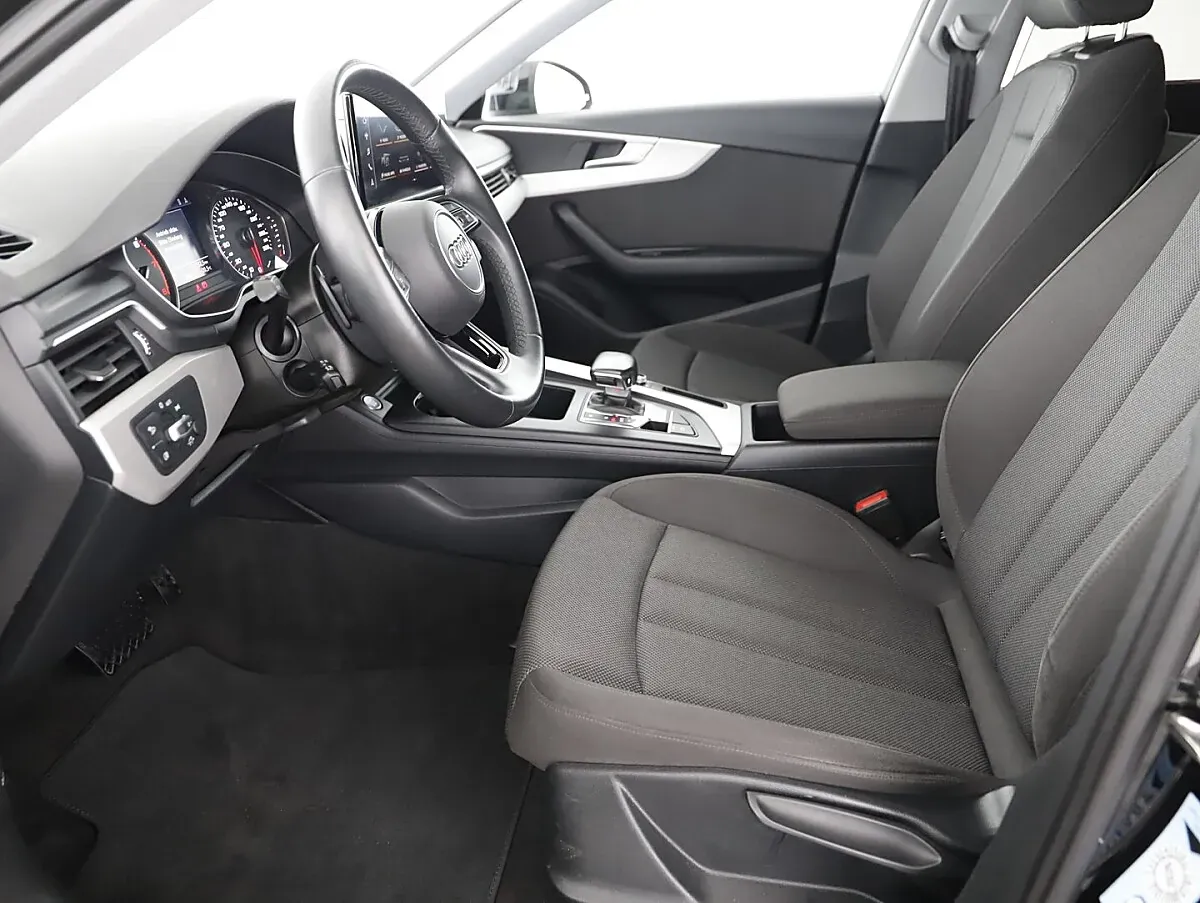 Audi A4 2022 photo 3