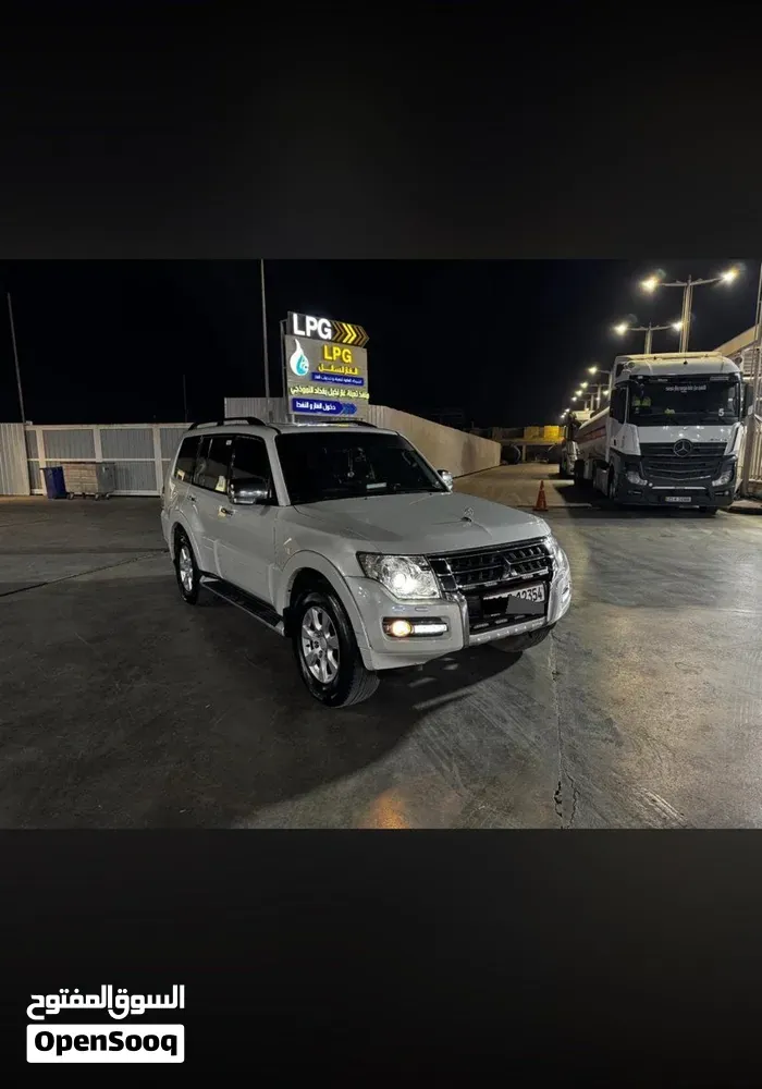 Mitsubishi Pajero 2015 photo 3