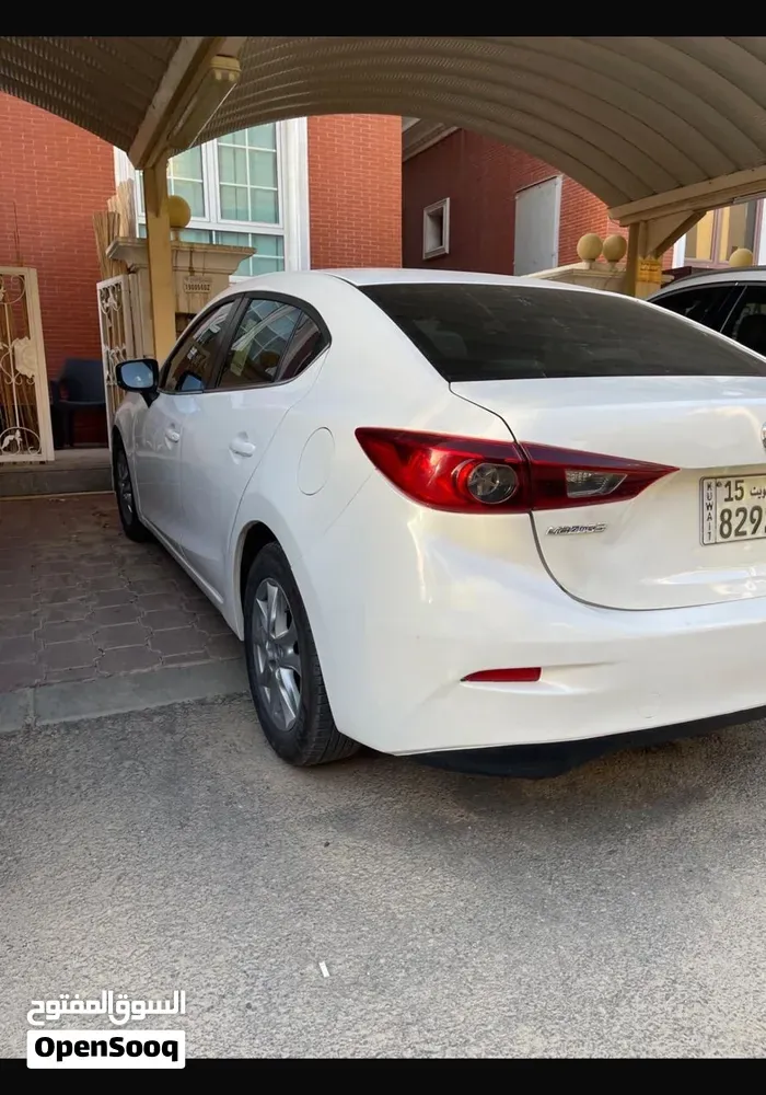 Mazda 3 2018 photo 4