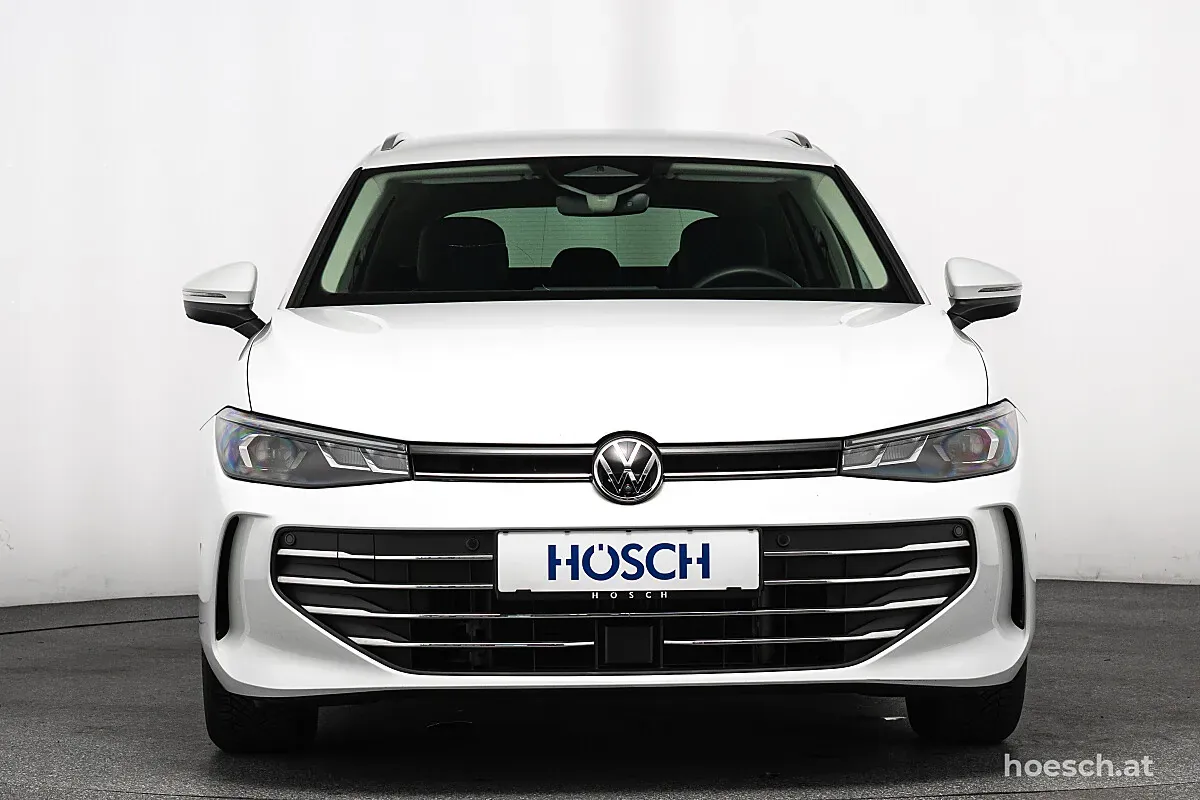 Volkswagen Passat 2025 photo 2