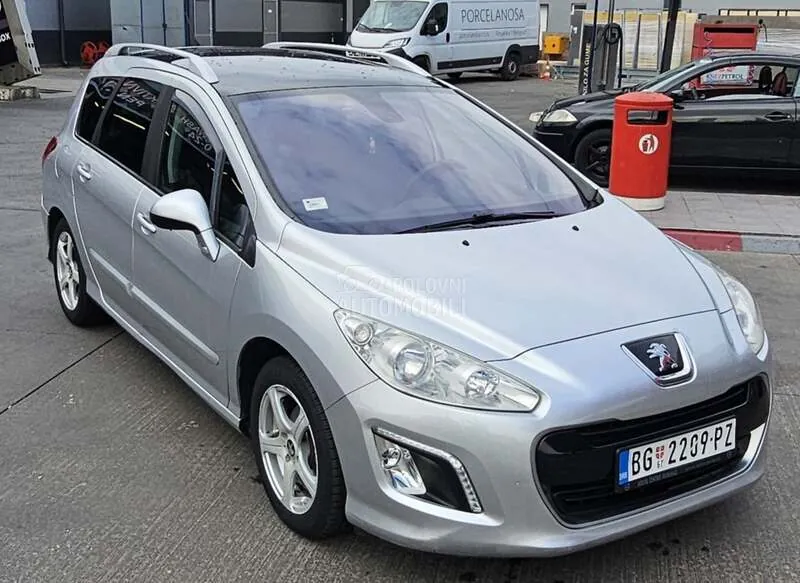 Peugeot 308 2011 photo 3