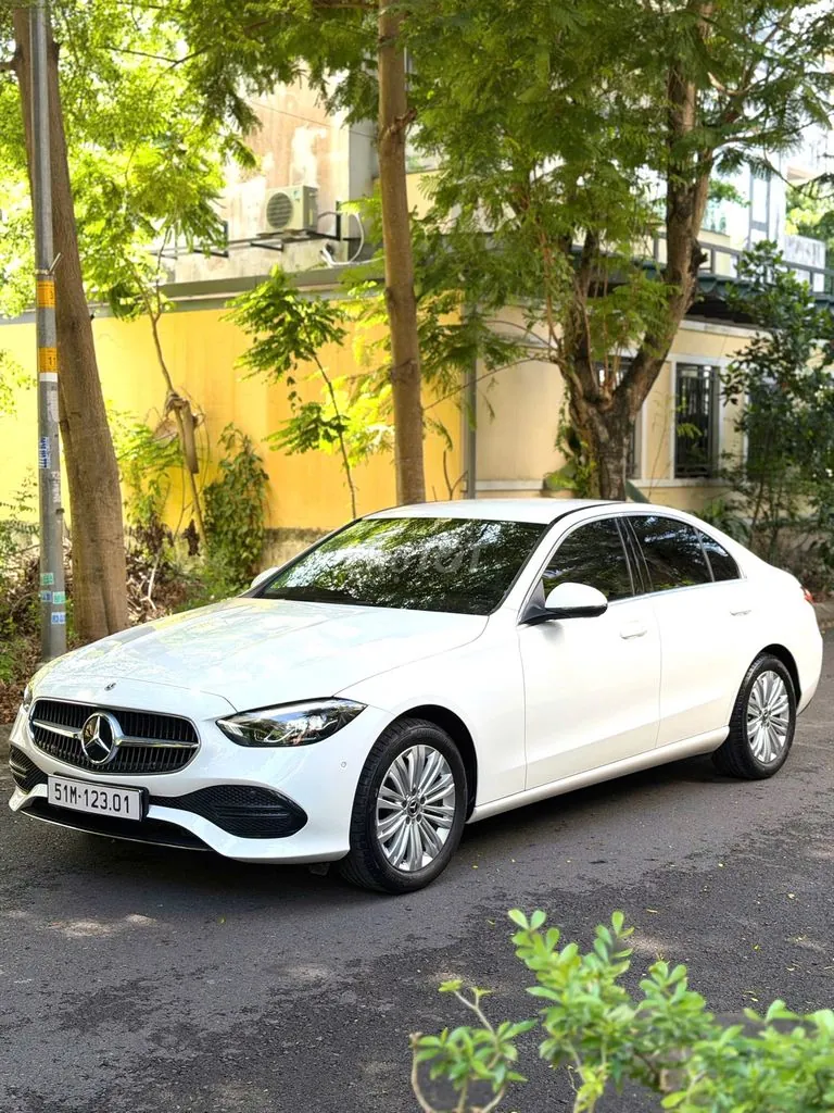 Mercedes-Benz C-Class 2023 photo 4