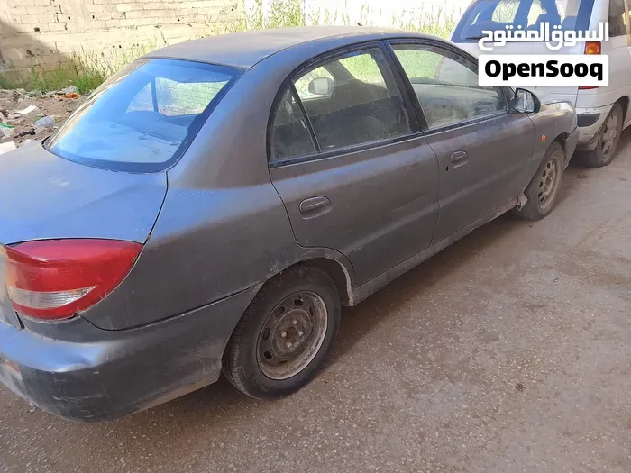 Kia Rio 2003 photo 4