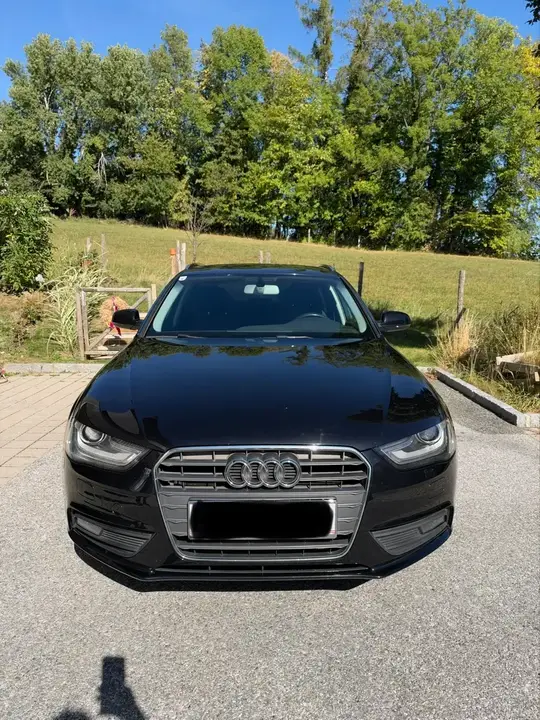 Audi A4 2013 photo 2