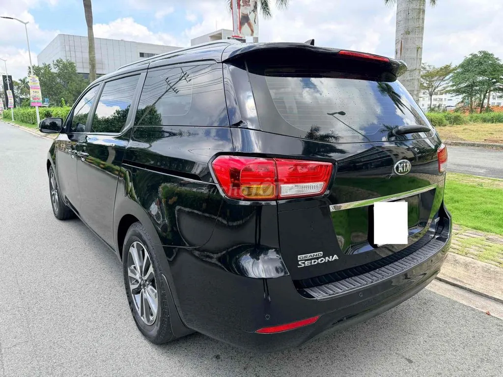 Kia Sedona 2016 photo 5