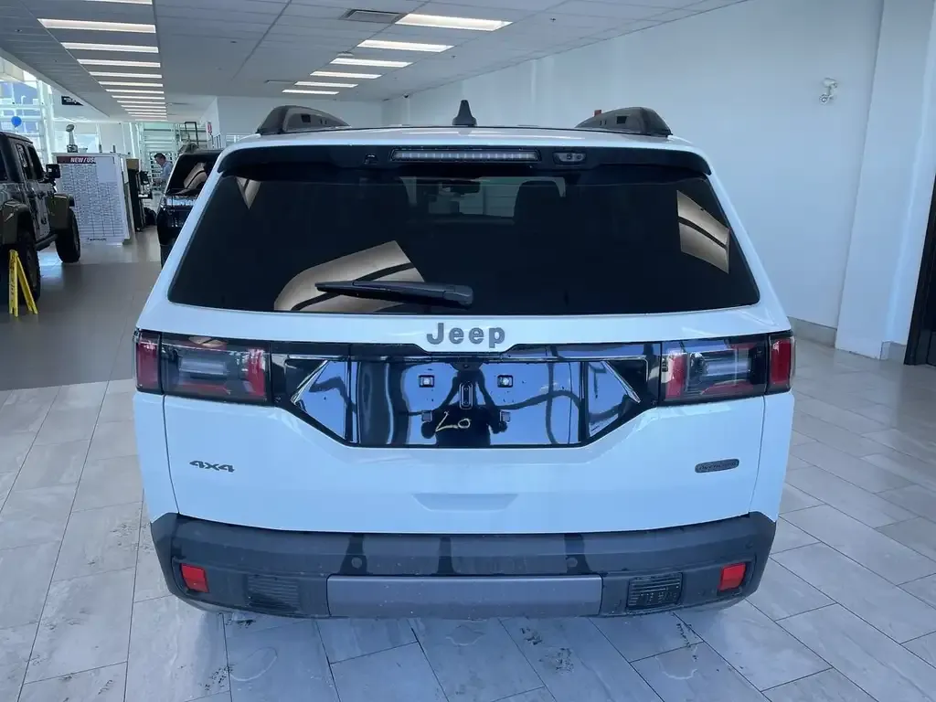 Jeep Cherokee 2026 photo 4
