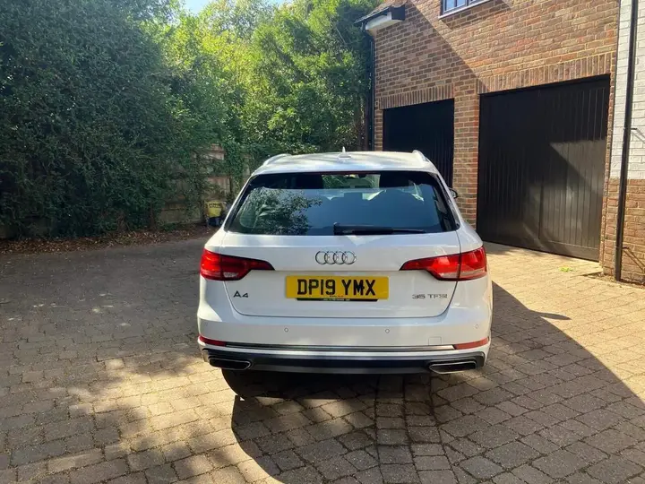 Audi A4 Avant 2019 photo 3