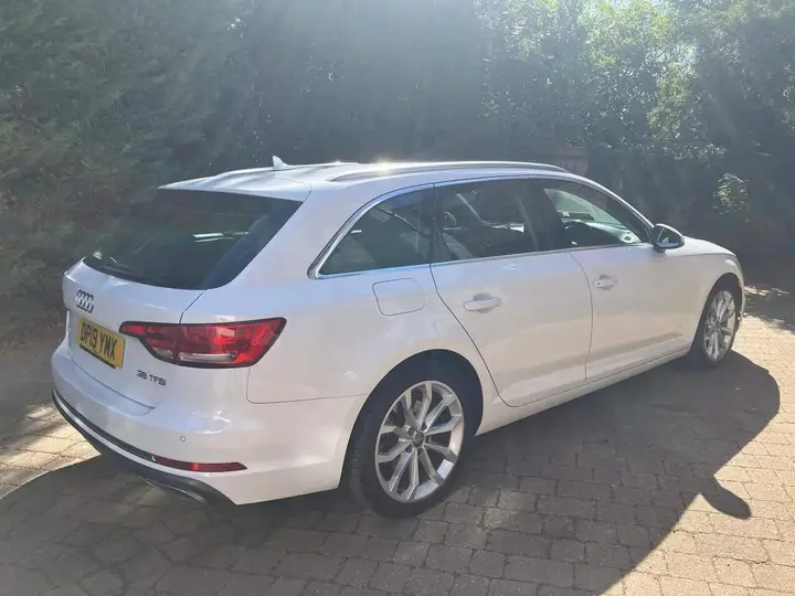 Audi A4 Avant 2019 photo 4