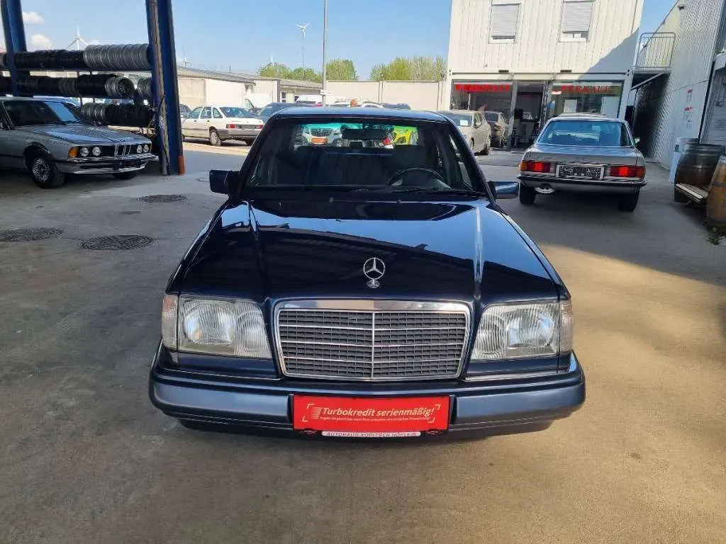 Mercedes-Benz E-Class 1994 photo 2
