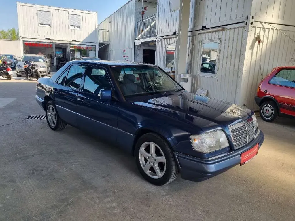 Mercedes-Benz E-Class 1994 photo 3