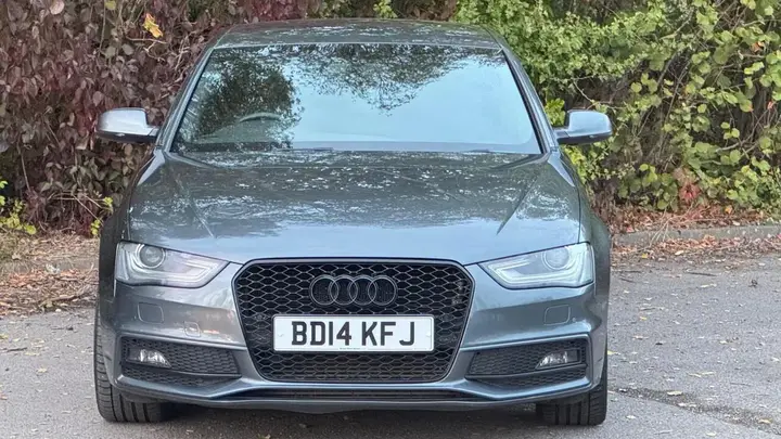 Audi A4 2014 photo 2