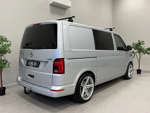 Volkswagen Transporter 2021 photo 2