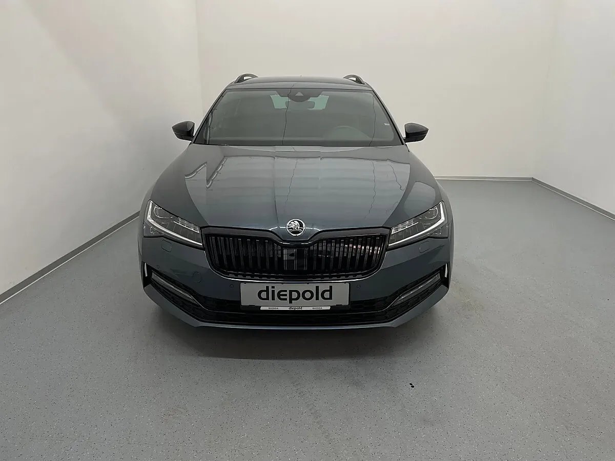 Skoda Superb 2019 photo 2