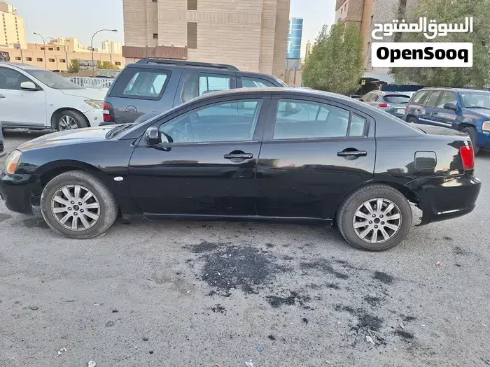 Mitsubishi Galant 2010 photo 2