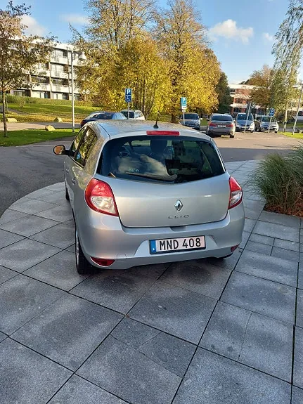Renault Clio 2010 photo 4